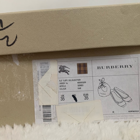 BURBERRY Gold Quilted Cushioned Flat/Slipper with Matching Pouch - Picture 6 of 10